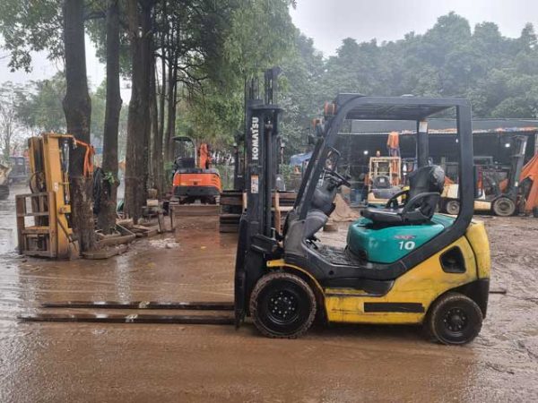 XE NÂNG DẦU 1 TẤN KOMATSU FD10T-20-01