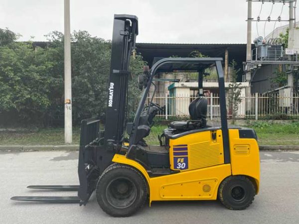 XE NÂNG ĐIỆN 3 TẤN KOMATSU FE30-1-01