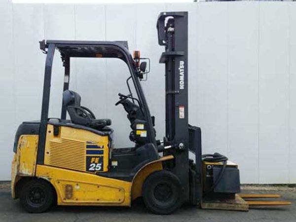 XE NÂNG ĐIỆN 2.5 TẤN KOMATSU FE25-1-02