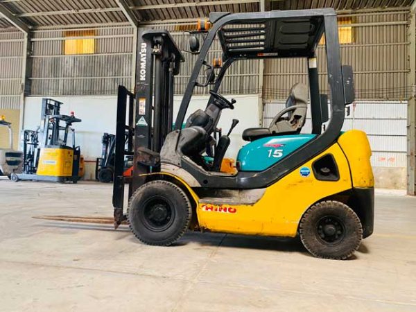 XE NÂNG DẦU 1.5 TẤN KOMATSU FD15C-20-01