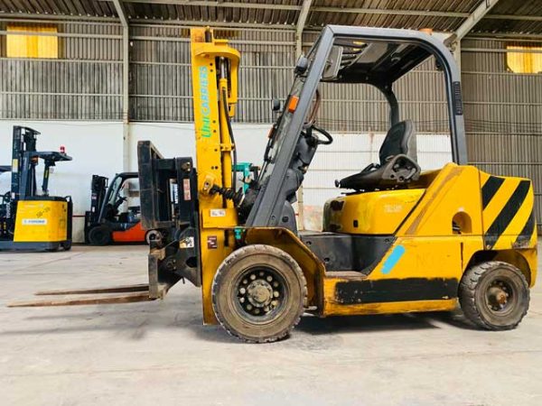 XE NÂNG DẦU 2.5 TẤN UNICARRIERS FD25T5-02