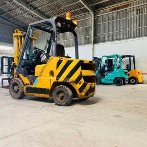 XE NÂNG DẦU 2.5 TẤN UNICARRIERS FD25T5-02