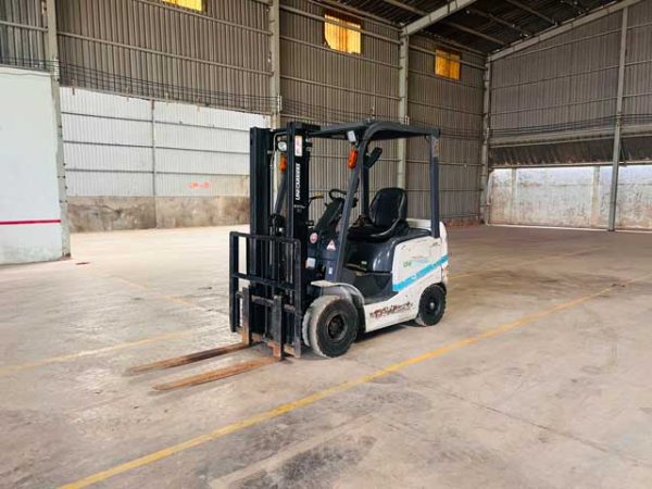 XE NÂNG DẦU 1.8 TẤN UNICARRIERS FD18T14-01