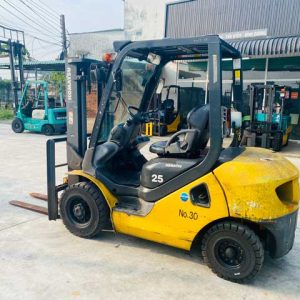 XE NÂNG DẦU 2.5 TẤN KOMATSU FD25T-17-02