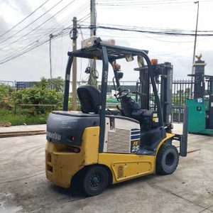 XE NÂNG ĐIỆN 2.5 TẤN KOMATSU FE25-1-303537